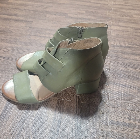 Miz Mooz Leather Heeled Sandals Brennan Midnight Shoes Sz 41 US 9.5-10 Green - Picture 3 of 8